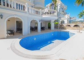 Luxury 4+1 Villa with Sea View in Konaklı, Alanya – 400 m from Beach