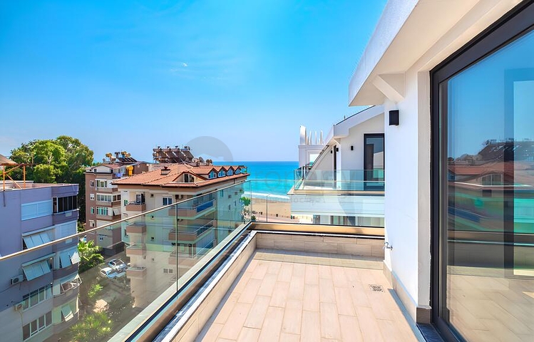 Panoramic Sea-View 4+1 Penthouse in Alanya Center – 155 m²