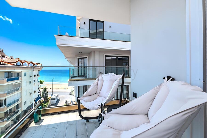 Panoramic Sea-View 4+1 Penthouse in Alanya Center – 155 m²