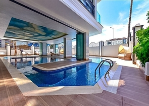 Luxury 4+1 penthouse with panoramic sea views in the center of Alanya