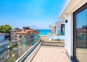 Panoramic Sea-View 4+1 Penthouse in Alanya Center – 155 m²
