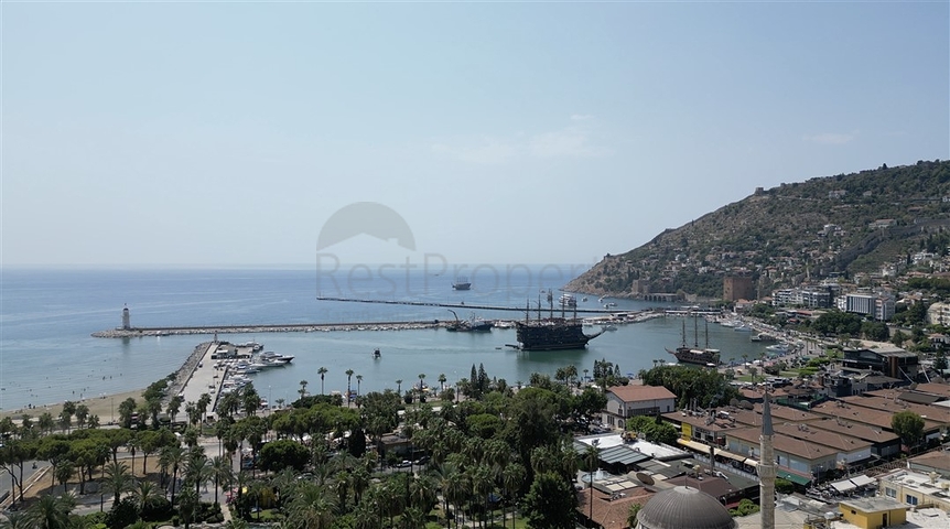 Prime 345 m² Commercial Space in Alanya Center – New Complex