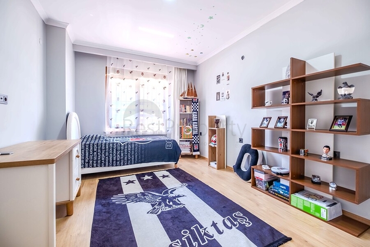 Spacious 5+1 Garden Duplex in Oba, Alanya – 220 m², Furnished