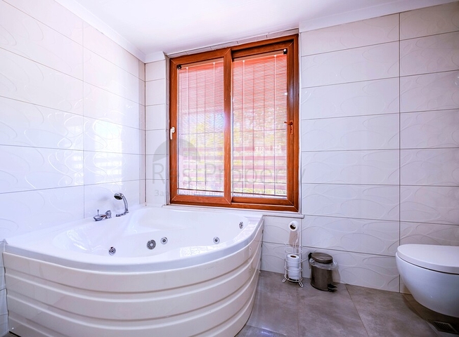 Spacious 5+1 Garden Duplex in Oba, Alanya – 220 m², Furnished