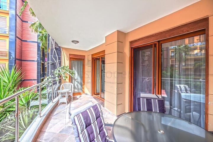 Spacious 3+1 apartment with separate kitchen by the sea in the center of Alanya