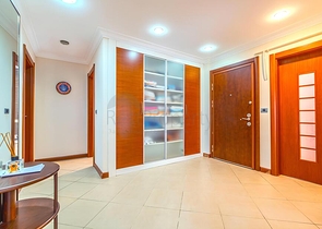 Spacious 3+1 apartment with separate kitchen by the sea in the center of Alanya