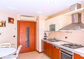 Spacious 3+1 apartment with separate kitchen by the sea in the center of Alanya