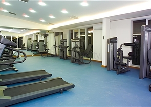 Spacious 3+1 apartment with separate kitchen by the sea in the center of Alanya