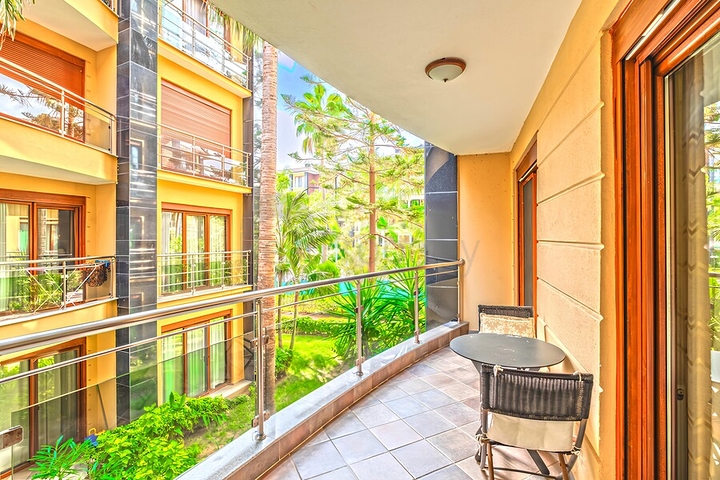 Premium 3+1 Apartment in Alanya Center – 20 m to the Sea, 142 m²