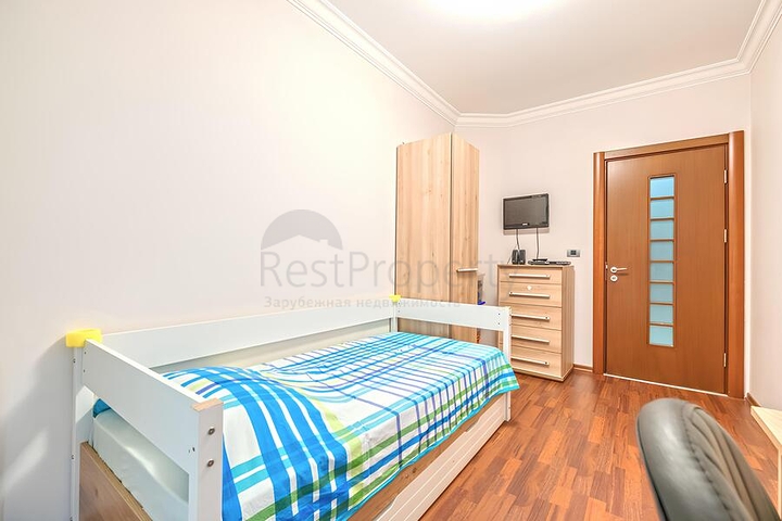 Premium 3+1 Apartment in Alanya Center – 20 m to the Sea, 142 m²