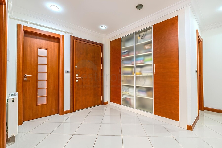 Premium 3+1 Apartment in Alanya Center – 20 m to the Sea, 142 m²