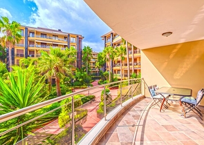 Premium 3+1 Apartment in Alanya Center – 20 m to the Sea, 142 m²