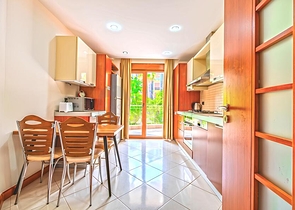 Premium 3+1 Apartment in Alanya Center – 20 m to the Sea, 142 m²