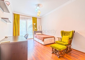 Premium 3+1 Apartment in Alanya Center – 20 m to the Sea, 142 m²