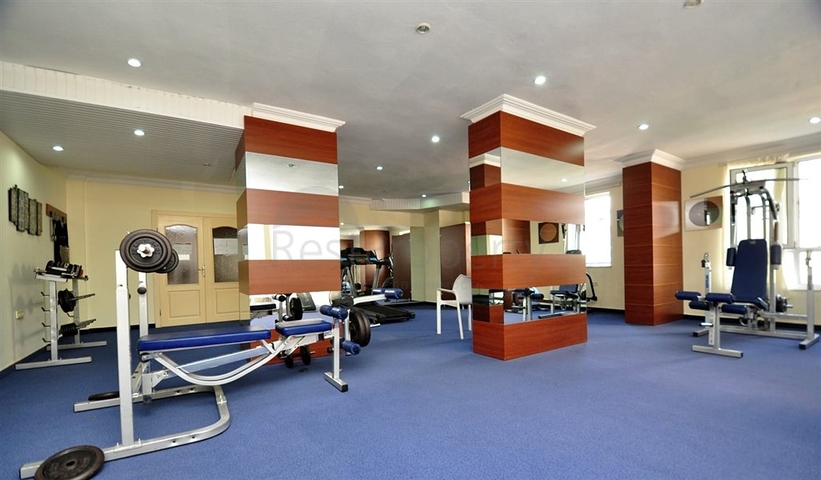 Spacious penthouse in Cikcilli with sea view