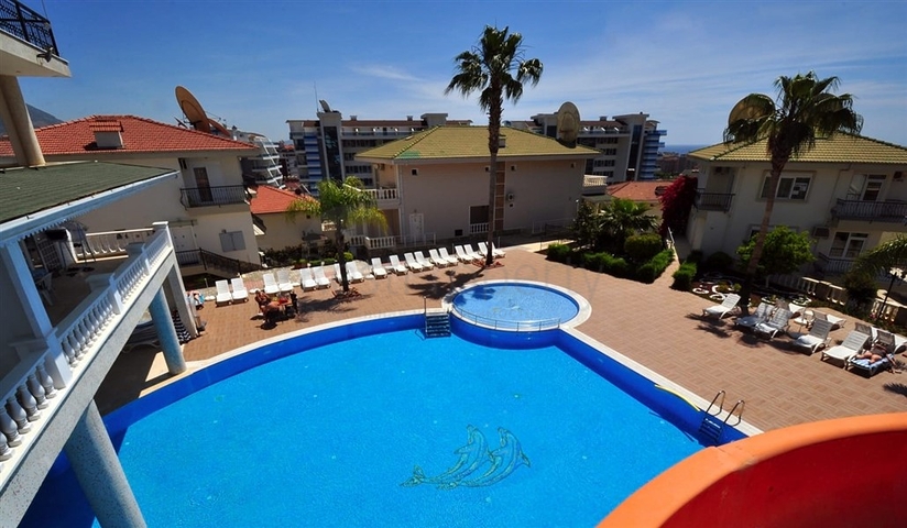 Spacious penthouse in Cikcilli with sea view