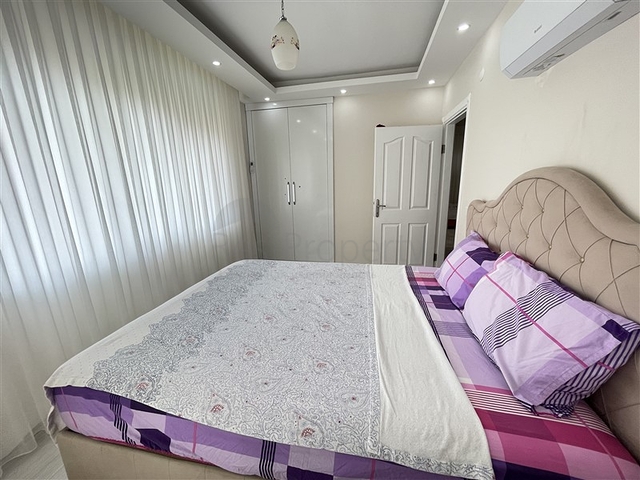 Spacious penthouse in Cikcilli with sea view