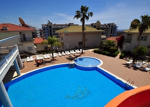 Spacious penthouse in Cikcilli with sea view