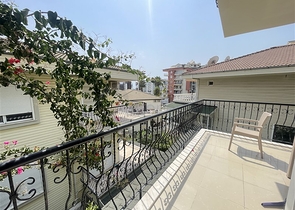 Spacious penthouse in Cikcilli with sea view