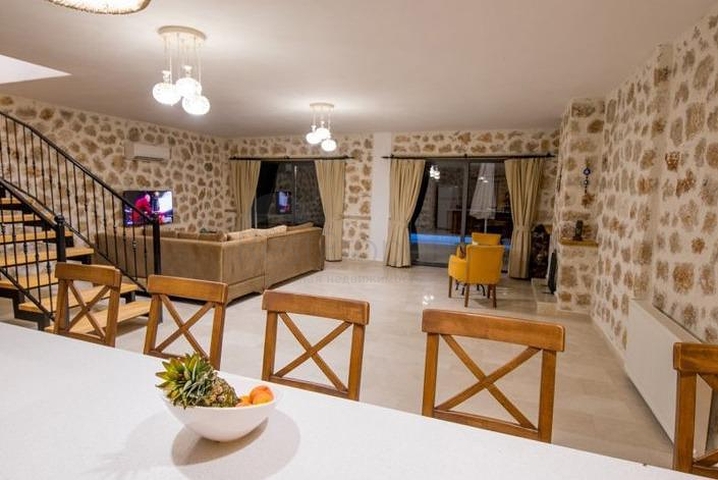 Two villas in the Kas Antalya area are for sale. 