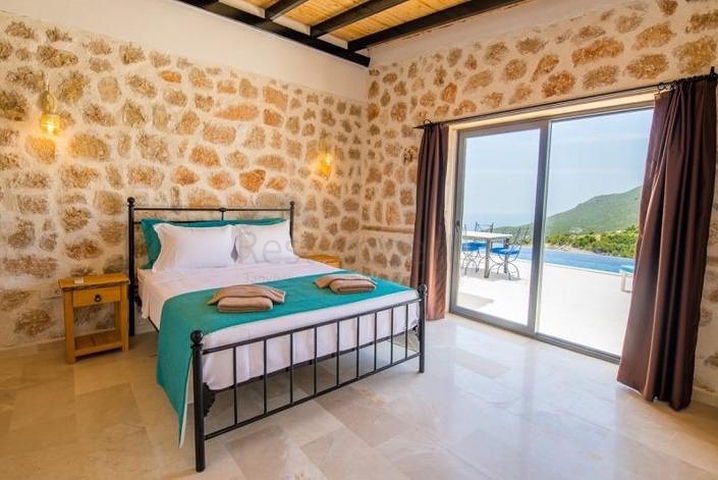 Two villas in the Kas Antalya area are for sale. 