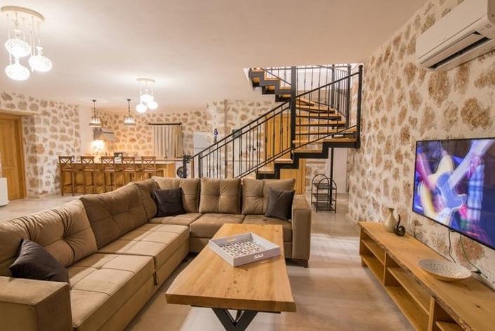 Two villas in the Kas Antalya area are for sale. 