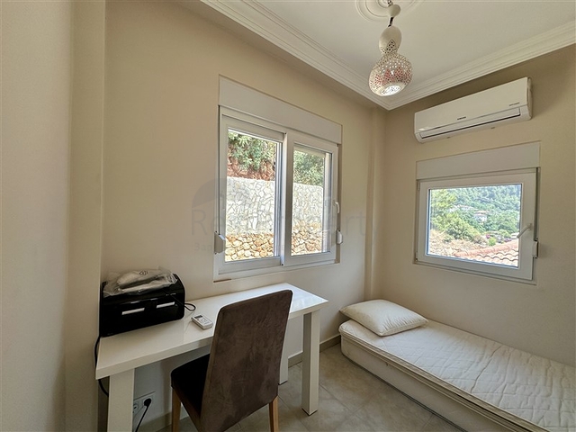 Spacious villa with panoramic sea views in Alanya