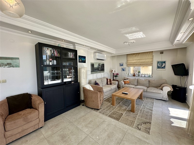 Spacious villa with panoramic sea views in Alanya