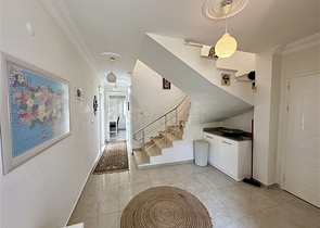 Spacious villa with panoramic sea views in Alanya