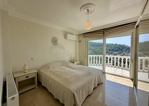 Spacious villa with panoramic sea views in Alanya
