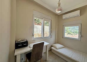 Spacious villa with panoramic sea views in Alanya