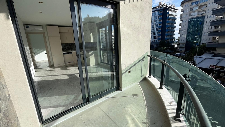 Cozy apartment by the sea with rich infrastructure in Tosmura