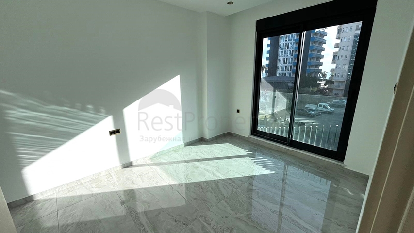 Cozy apartment by the sea with rich infrastructure in Tosmura