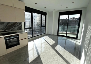 Cozy apartment by the sea with rich infrastructure in Tosmura