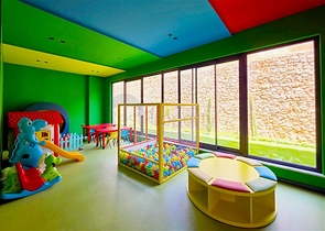 Cozy apartment by the sea with rich infrastructure in Tosmura