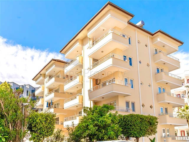 Spacious 1+1 apartment just 100 meters from the sea in Both directions