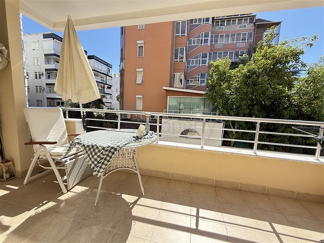 Spacious 1+1 apartment just 100 meters from the sea in Both directions
