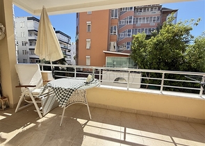 Spacious 1+1 apartment just 100 meters from the sea in Both directions