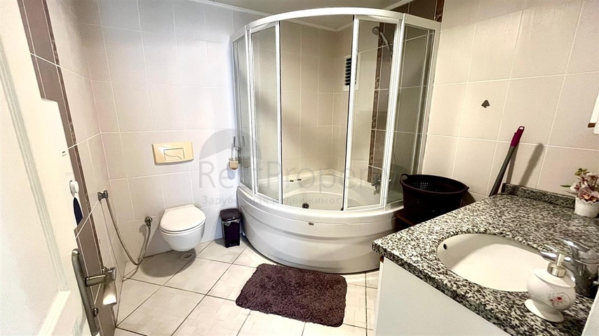 Furnished 2+1 Apartment in Mahmutlar, 450 m from the Beach