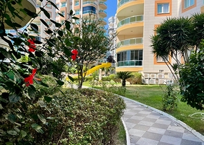 Furnished 2+1 Apartment in Mahmutlar, 450 m from the Beach