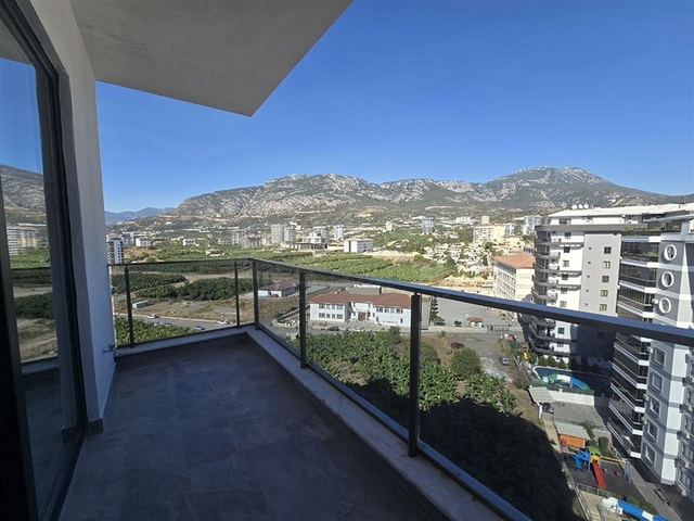 Modern 1+1 Apartment in Mahmutlar with Full Facilities, 650 m from the Sea