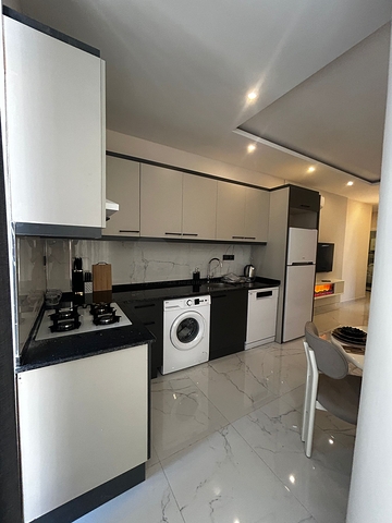 Modern 1+1 Rental Apartment in Central Alanya, 250 m to the Beach