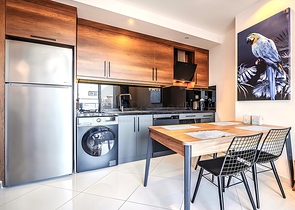 Modern 1+1 Apartment in Mahmutlar with Full Facilities, 550 m to Sea