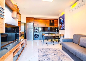 Modern 1+1 Apartment in Mahmutlar with Full Facilities, 550 m to Sea