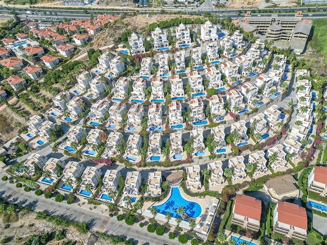 Villa with a spacious terrace in the green part of Konakli district