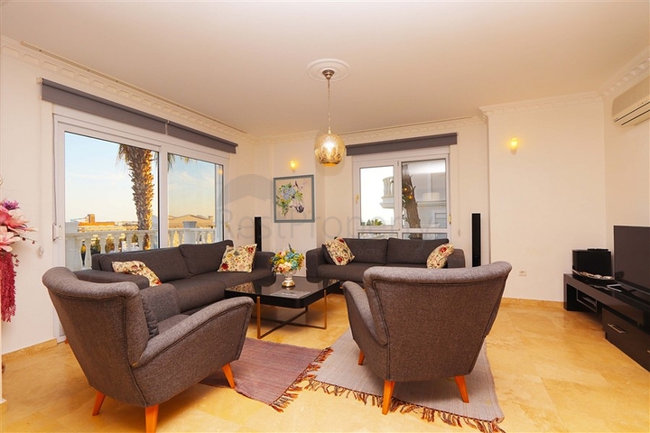 Villa with a spacious terrace in the green part of Konakli district