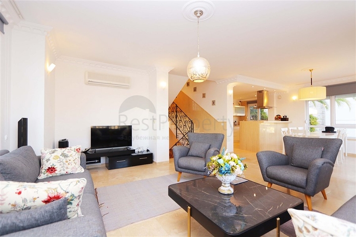 Villa with a spacious terrace in the green part of Konakli district