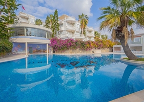 Villa with a spacious terrace in the green part of Konakli district