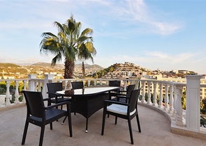 Villa with a spacious terrace in the green part of Konakli district