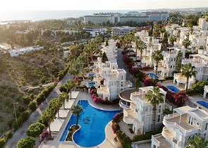 Villa with a spacious terrace in the green part of Konakli district